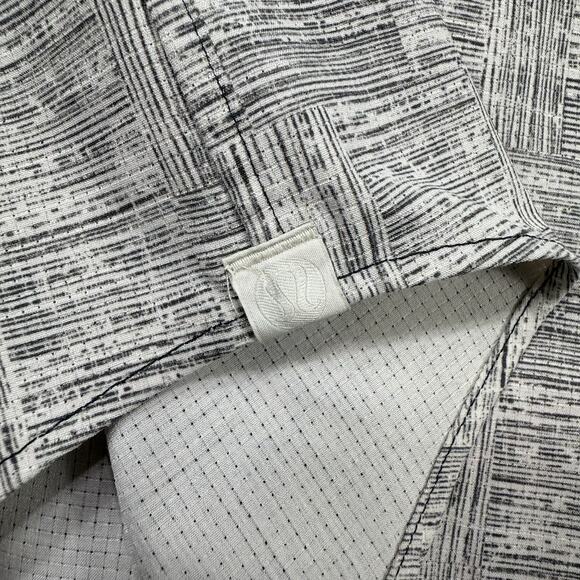 Lululemon Shirt Mens Medium Gray Airing Easy Short Sleeve Performance Button Up - Picture 6 of 7